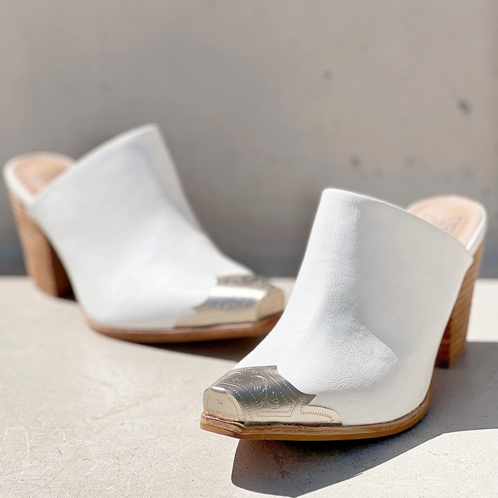 NEW White PU Leather Silver Metal Pointy Square Toe Block Heel Western Mule Shoe - Picture 8 of 13